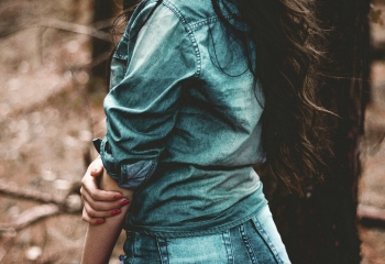 50 tons de azul: total jeans é tendência no inverno 2018!